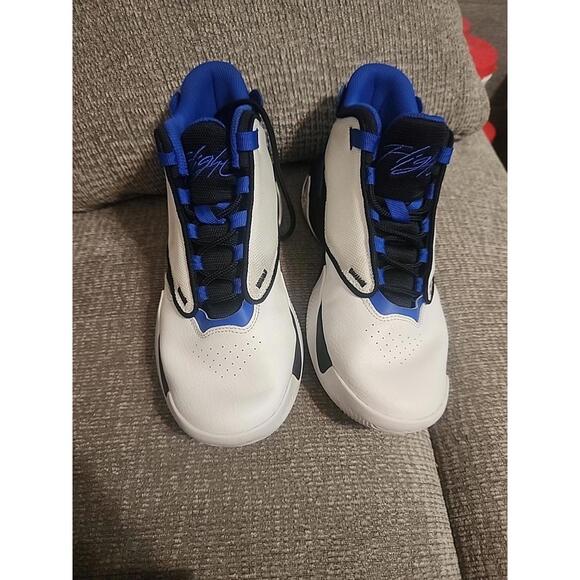 Nike Air Jordan Max Aura 4 Flight White Blue kids Sneaker 5.5Y - Picture 1 of 15